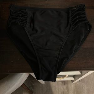 Xhilaration bikini bottoms size: M